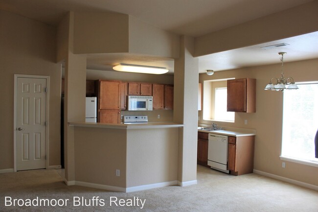 Building Photo - 7045 Ash Creek Heights