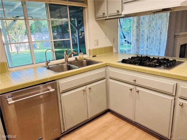 Building Photo - 4 br, 2 bath House - 1432 S Glencroft Rd
