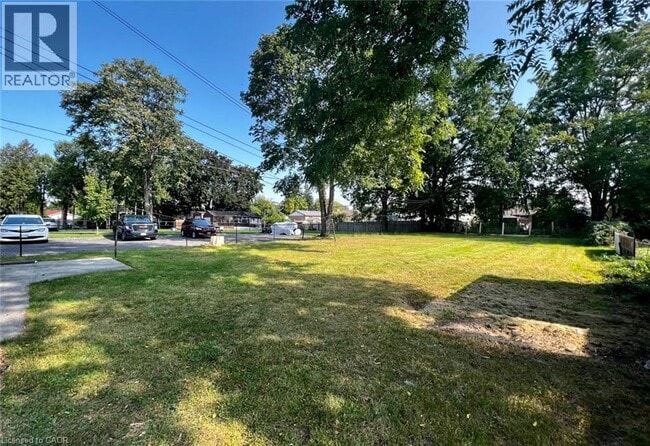 Building Photo - 330 Kiwanis Park Dr