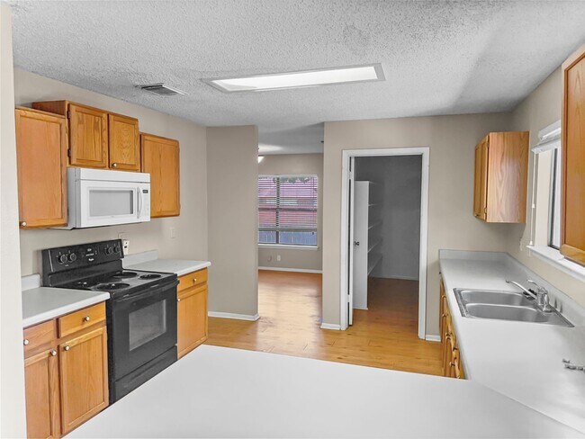 Building Photo - 3712 Whitefield Square