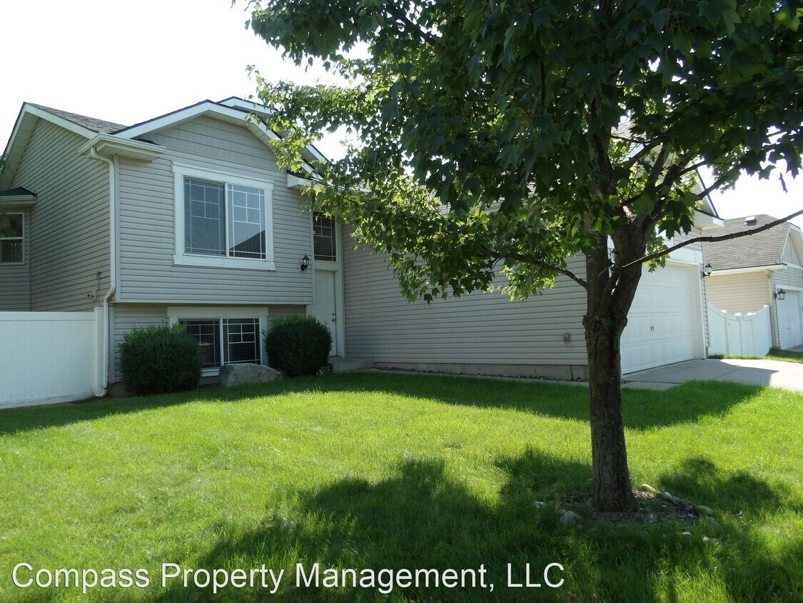 4 br, 3 bath House 7488 Courcelles House Rental in Coeur d'Alene