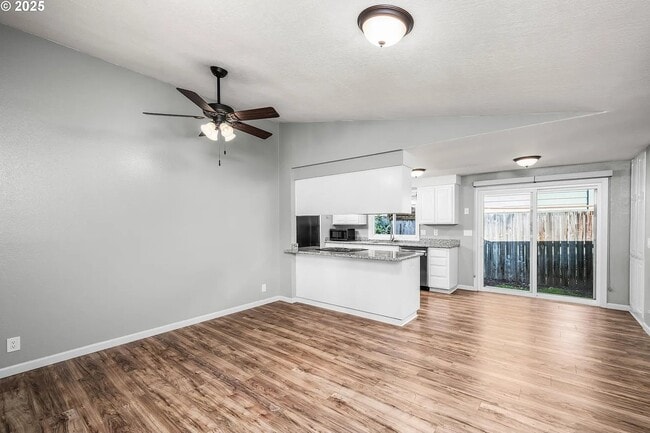 Building Photo - 1215 Cedar Ridge Dr