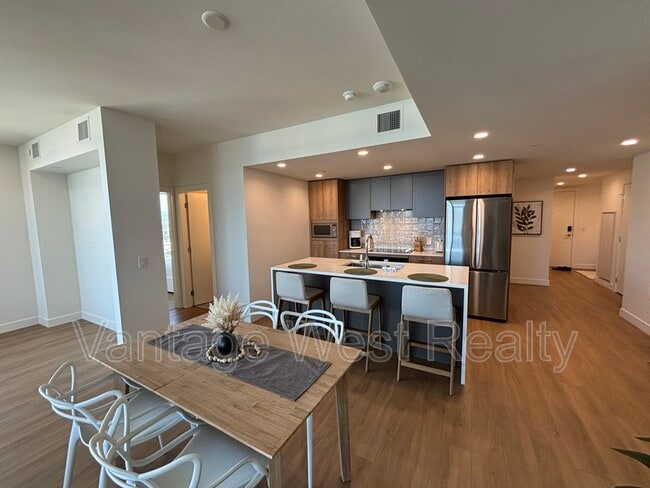 Building Photo - 3699-3699 Capozzi Rd