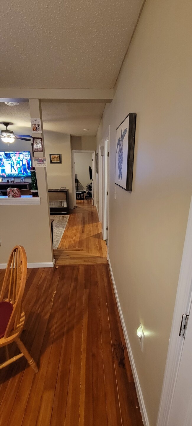Dining area - 811 Walnut St