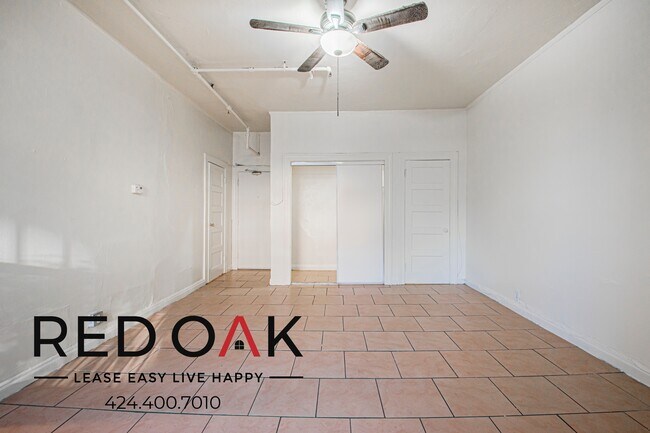 Foto del edificio - 1000 S Grand View St