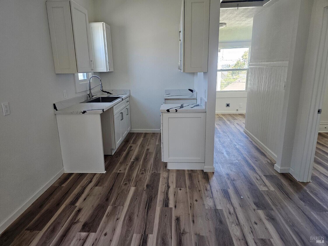 Foto principal - 806 Georgia St