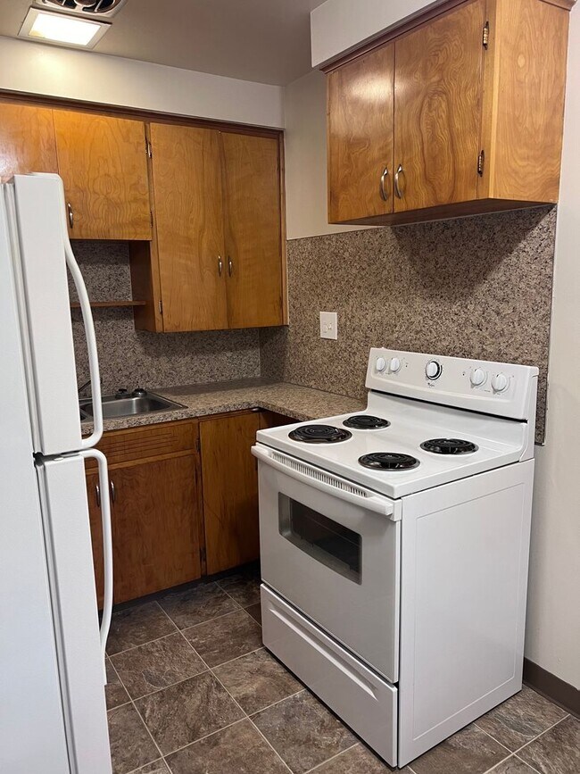 Foto del interior - 086-Friendship Court Apartments