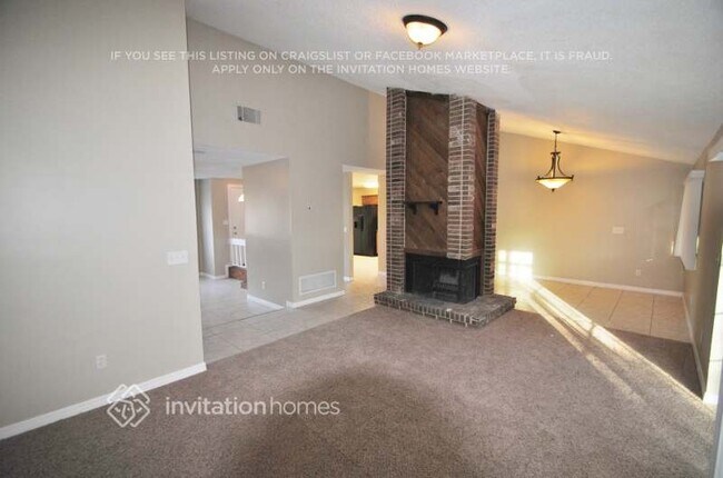 Building Photo - 930 Waverly Dr