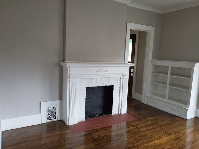 Building Photo - 138 Warwick Ave