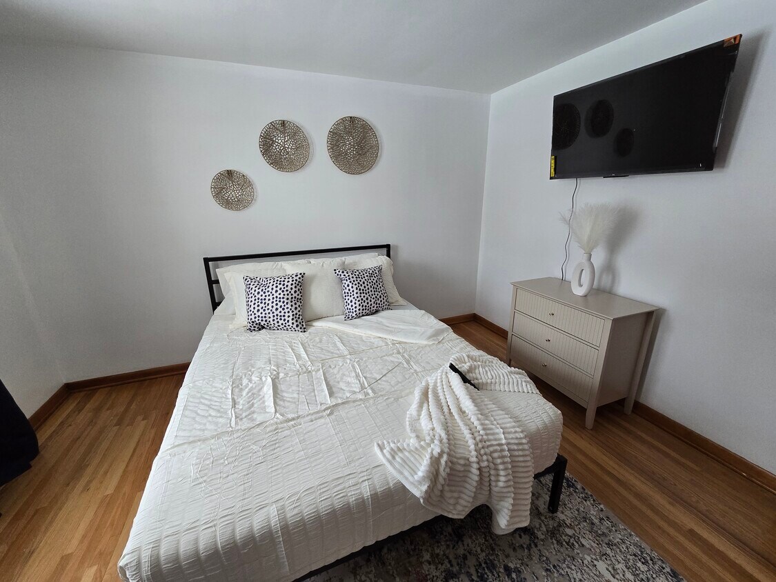 Foto del edificio - 44 Aurora Dr