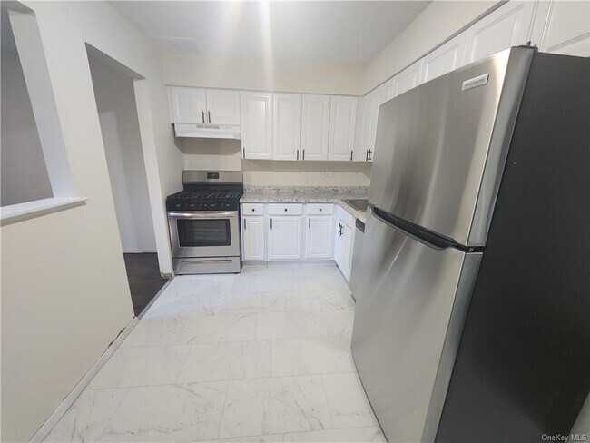 Building Photo - 9 Brevoort Dr