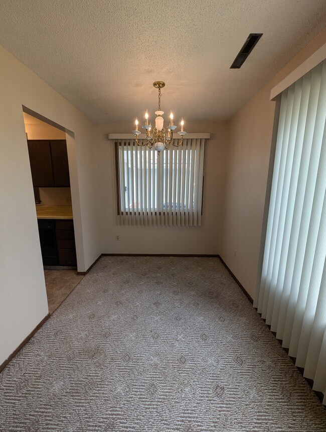 Dining room - 729 11th Ave