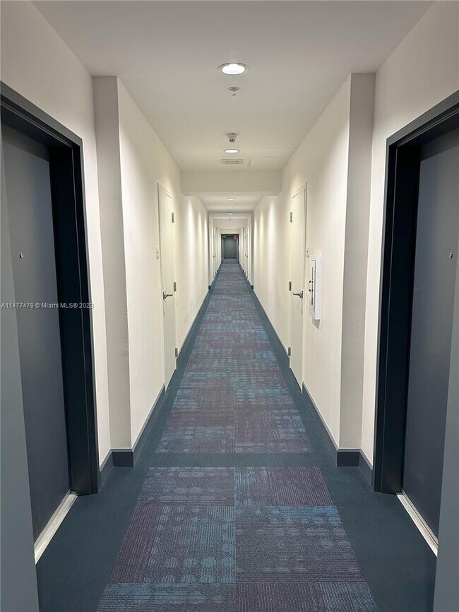 Foto del edificio - 7901 Hispanola Ave