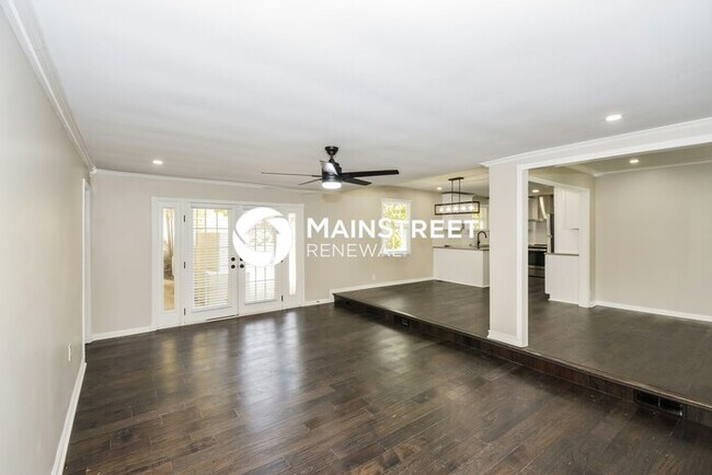 Building Photo - 4 Bedroom Pet-Friendly Home in MADISON, TN with Main Street Renewal