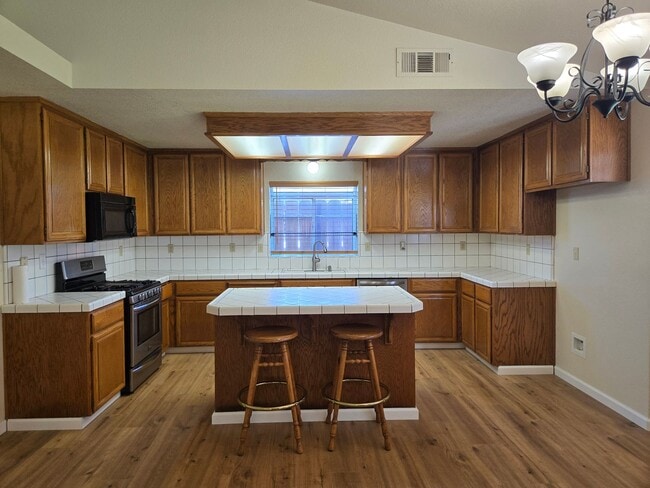 Foto del edificio - 20427 Sparrow Ct