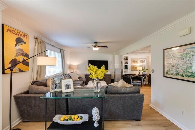 Foto del edificio - 7090 Stonington Dr NE