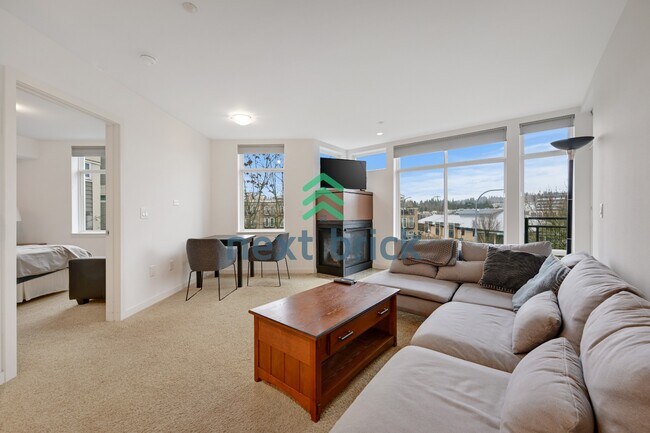 Foto del edificio - Beautiful 2BR + Den Condo with Garage Parking in Vibrant Downtown Kirkland