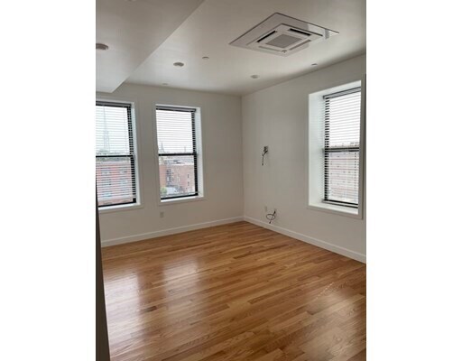 Foto del edificio - 64 Market St