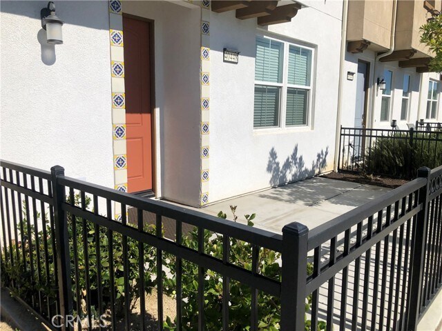 Building Photo - 40448 Calle Real
