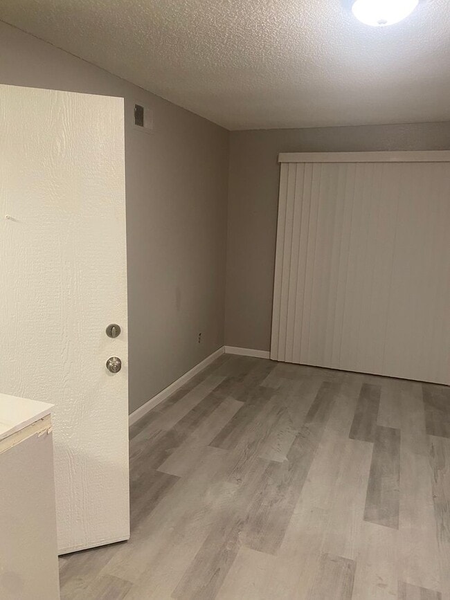 Building Photo - 1 Bedroom 1 Bath Condo - San Ysidro