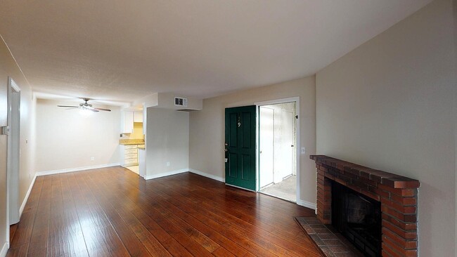 Foto del edificio - 2 Bed/2 Bath, Centrally Located in Brea!