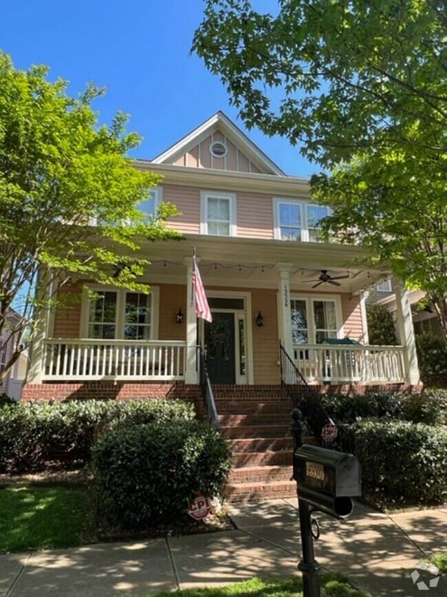 Building Photo - 15526 Waterfront Dr