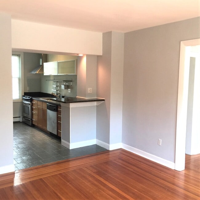 Open kitchen with eat-at counter - 142 Humboldt Ave