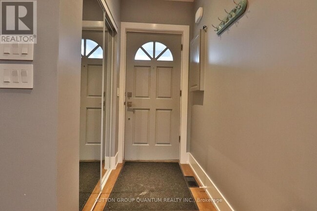 Building Photo - 803 Lansdowne Ave