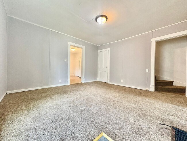 Foto del edificio - 206 E 6th St