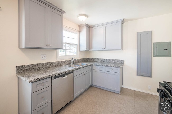 Foto del edificio - 3404 Cattaraugus Ave