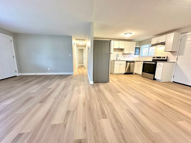 Foto del edificio - 305 Primrose Ln