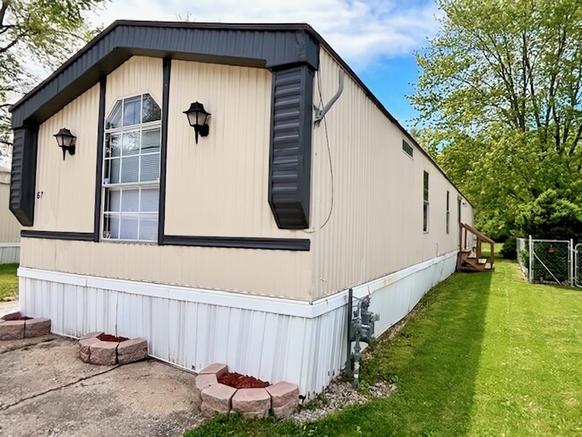 Building Photo - Centralia Estates
