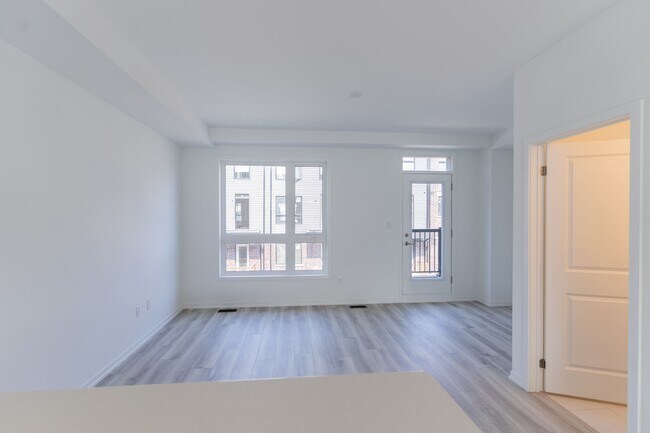 Building Photo - 31 Bateson St