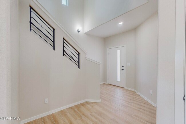 Foto del edificio - 516 Logwood Ave