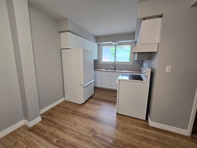Building Photo - 3 Bed / 1.5 Bath in Chatham – $2,049 + Utilities/month + Parking Included
