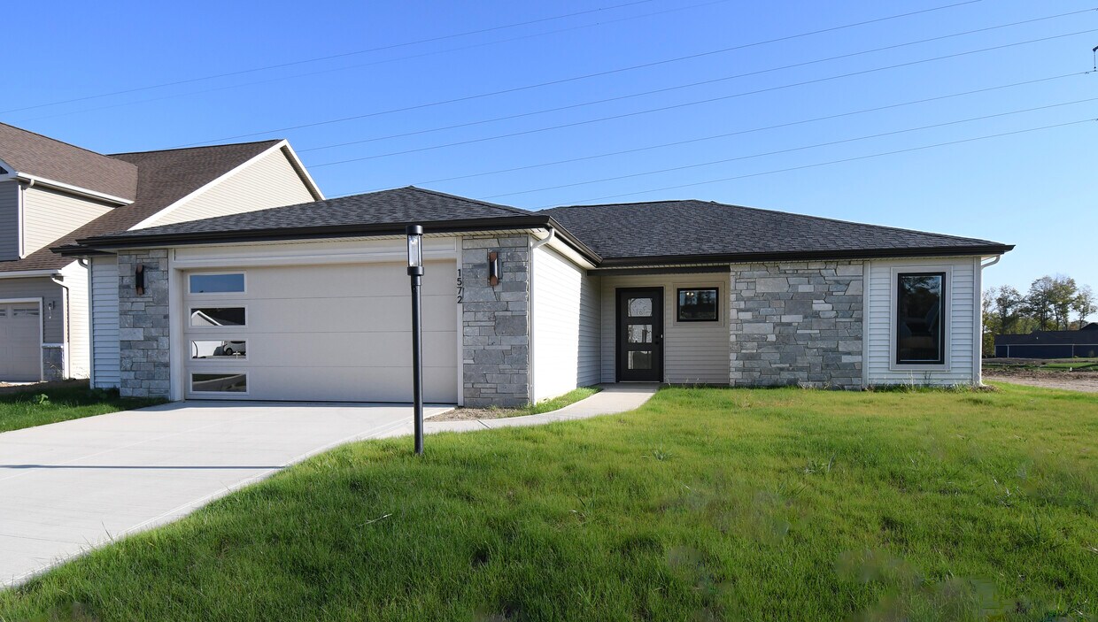 Primary Photo - 1572 Cananea Way