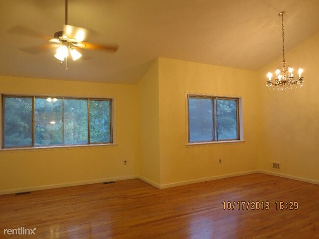 Foto del edificio - 4 br, 2.5 bath House - 4 Beechwood Court