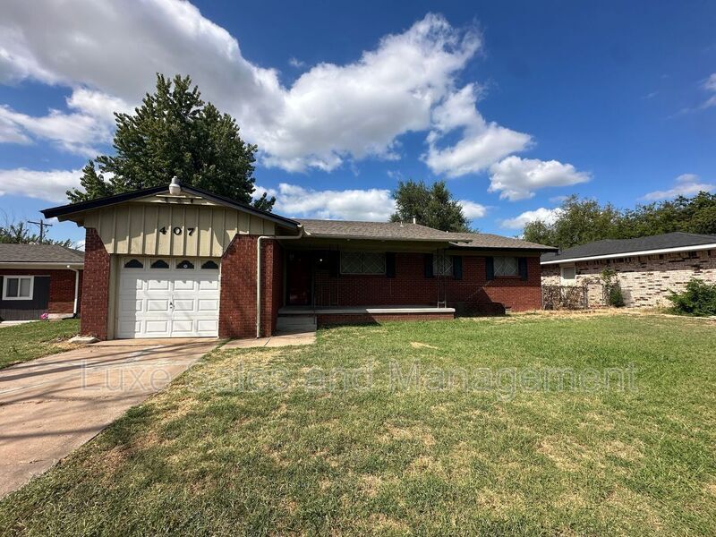 Foto principal - 407 W Fairchild Dr