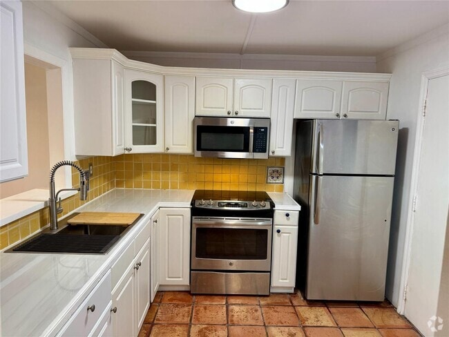 Building Photo - 406 NW 68th Ave