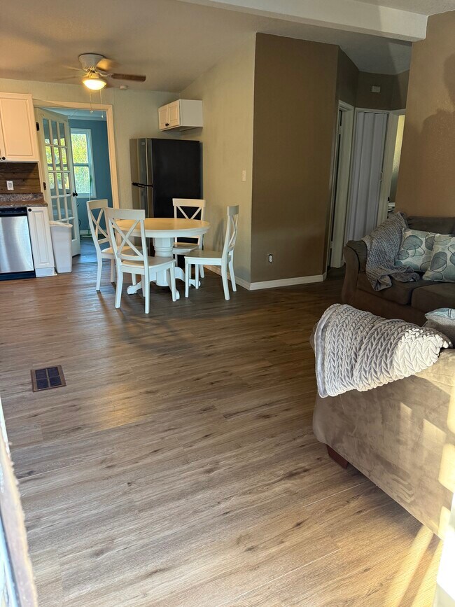 Foto del edificio - 10495 118th Ave