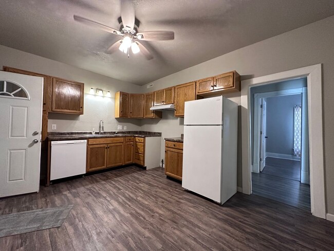 Foto del edificio - Updated 3 bedroom house in Webster City $1...