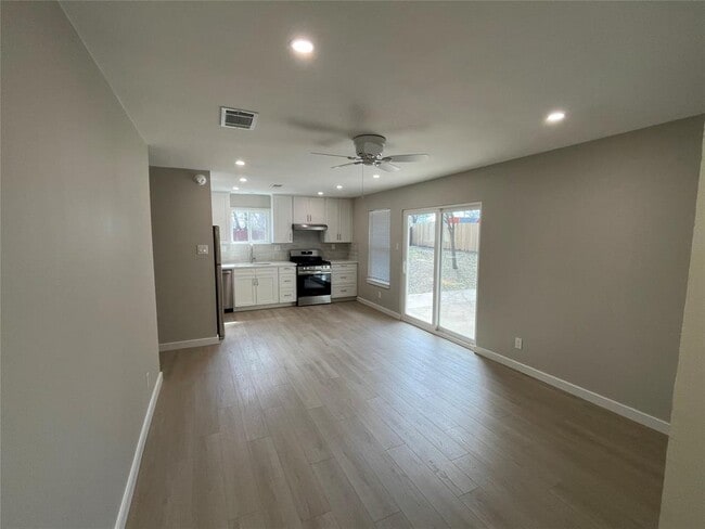 Foto del edificio - 5404 Lishill Cove