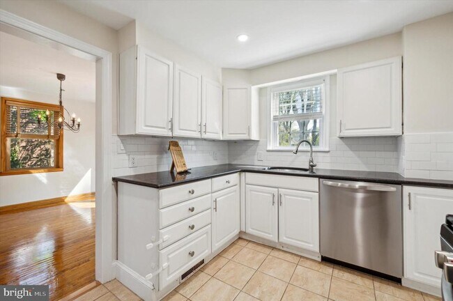 Foto del edificio - 103 Hickory Ln