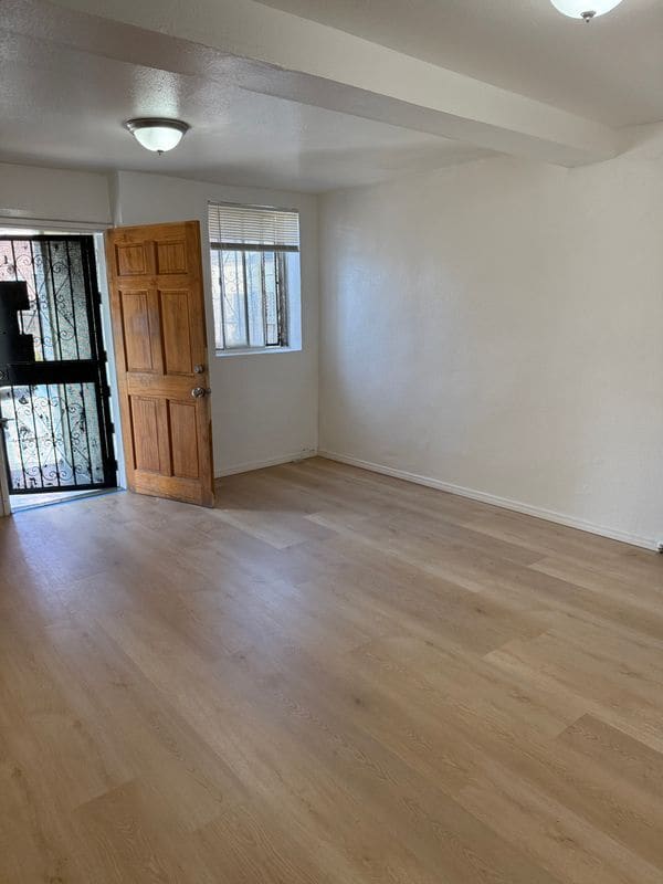 Foto del edificio - 1124 E 40th Pl