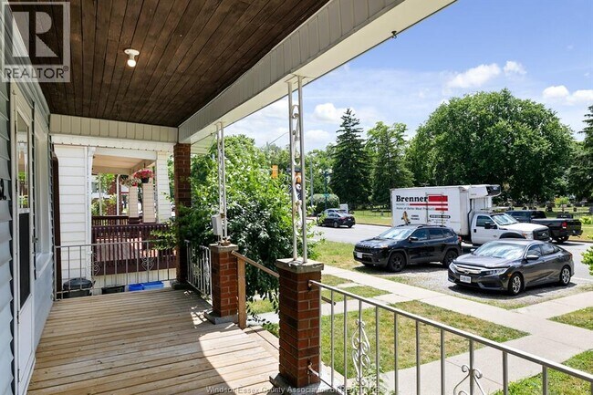 Photo du bâtiment - 1332 Howard Ave