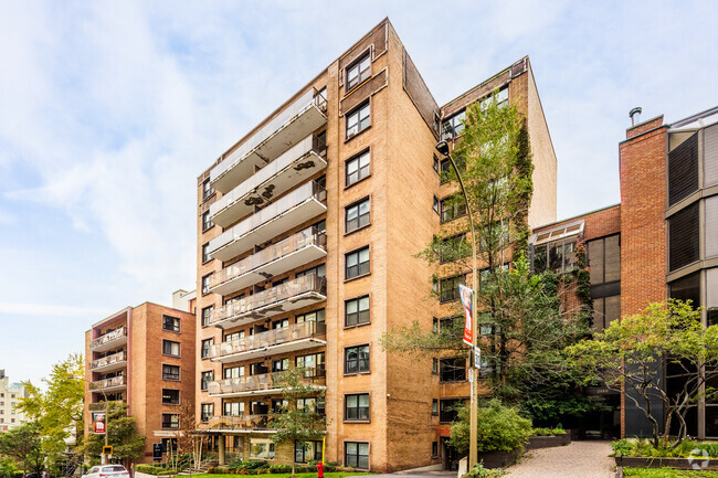 Building Photo -   Berkshire Golden Square Mile