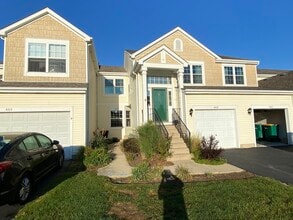 Building Photo - 463 Springwood Dr