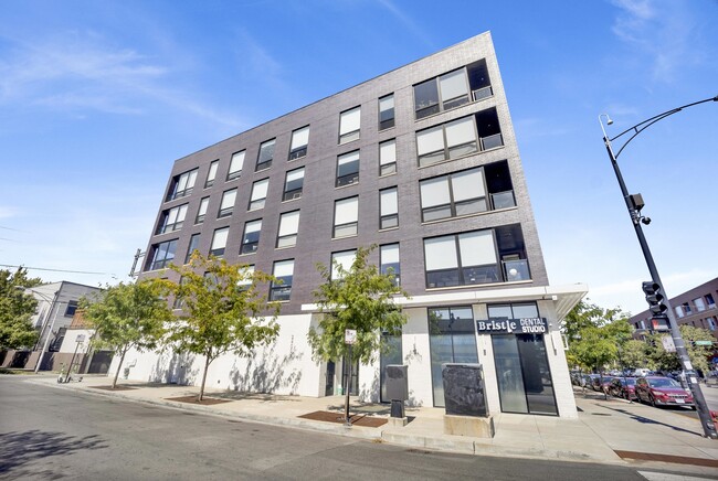 Building Photo - 2400 W Wabansia Ave