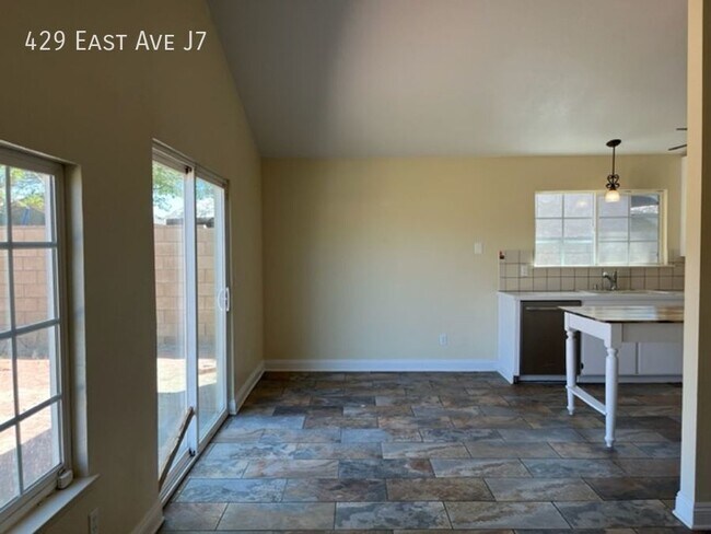 Building Photo - 429 East Ave J7-