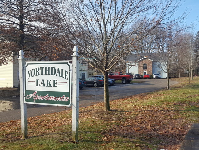 Building Photo - Welcome to Northdale Lake!